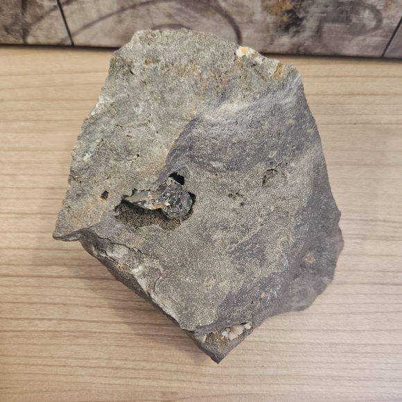 Herkimer diamonds in matrix - Picture 4 of 7